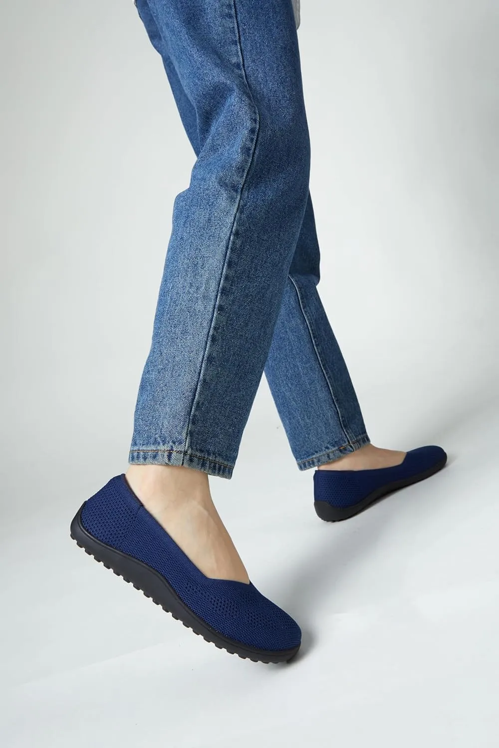 Arromic Wide Toe Box Flats Shoes for Women Comfortable Women Ballet Flats V-Cut for Causal Dressy Office Work