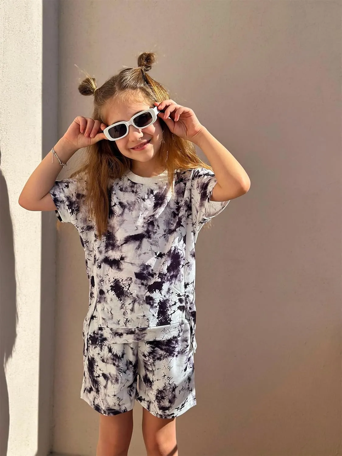 Arshiner Girls 2 Piece Outfit Summer Short Sleeve Loose Fit T-Shirt and Shorts Set Casual Activewear High-Low Hem Sweatshirt