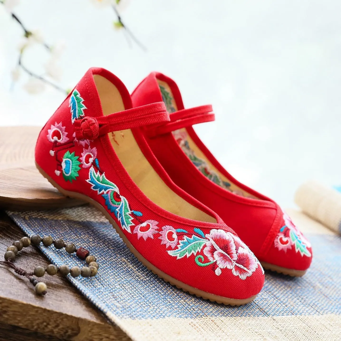 Chinese Embroidered Shoes for Women Round Toe Mary Jane Shoes Handmade Floral Slip On Loafers Comfort Walking Flats
