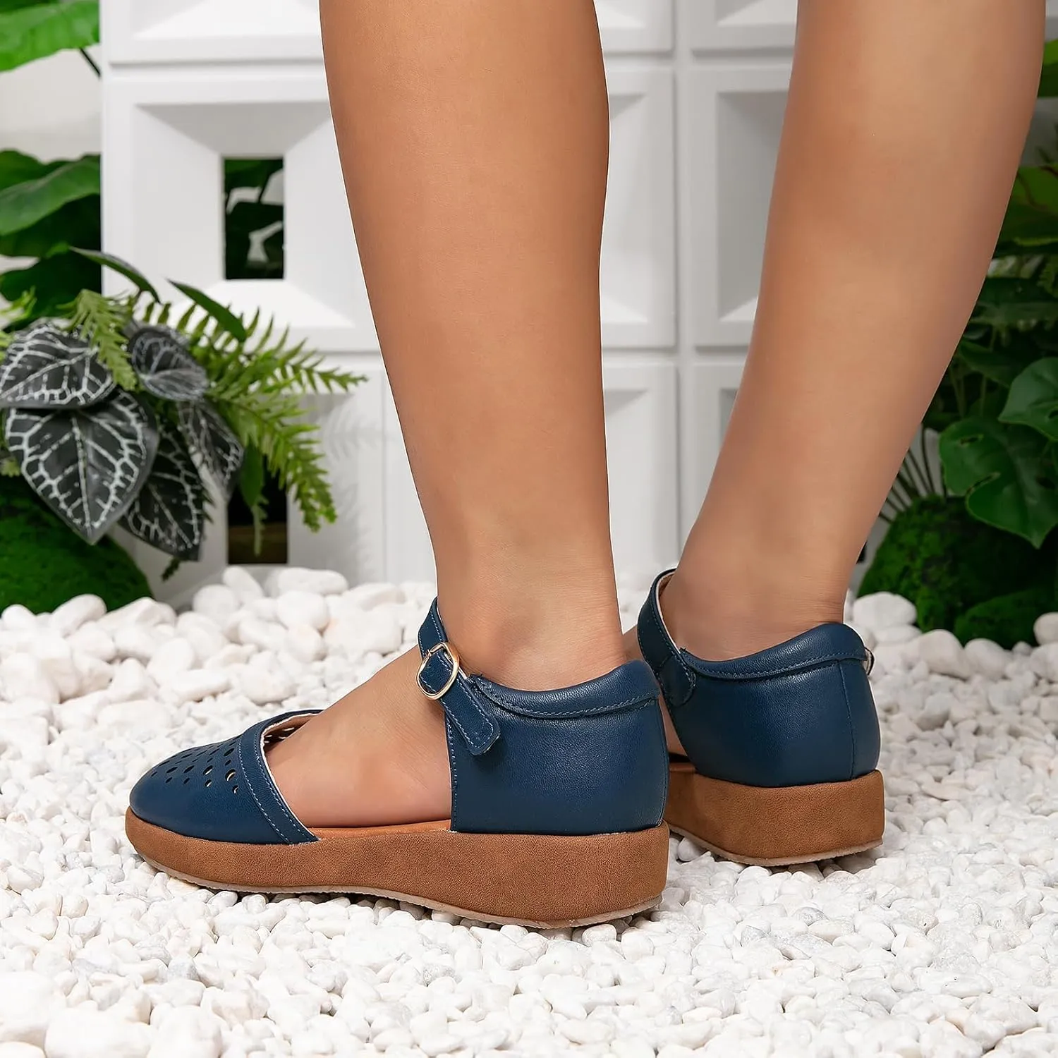 GATUXUS Women's Low Wedge Ankle Strap Buckle Flats Shoes Closed Toe Roman Cage Cusual Flat Sandals