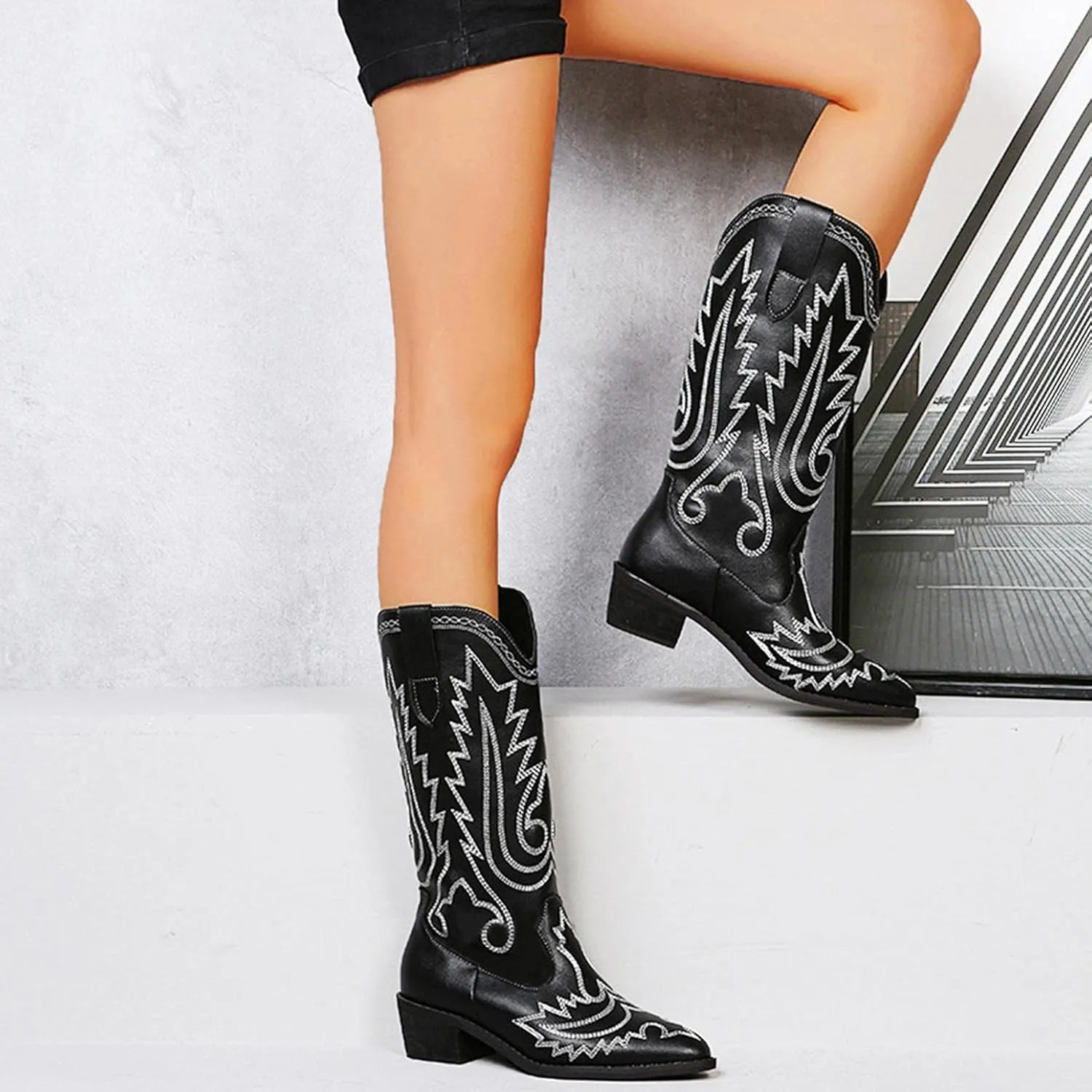 Hbeylia Cowboy Boots For Women Vintage Ethnic Western Cowgirls Boots Flower Embroidered Pointed Toe Chunky Heels Mid Calf Knight Riding Boots Boho Retro Winter Fall Dress Tall Boots For Ladies
