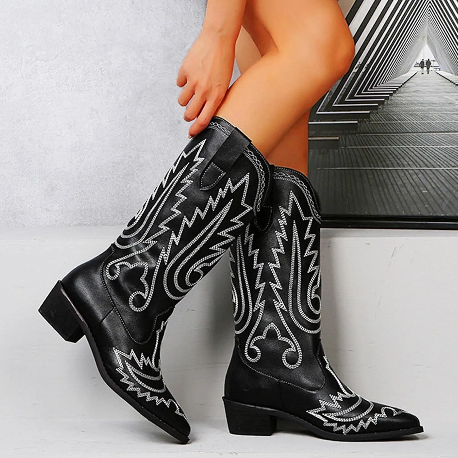 Hbeylia Cowboy Boots For Women Vintage Ethnic Western Cowgirls Boots Flower Embroidered Pointed Toe Chunky Heels Mid Calf Knight Riding Boots Boho Retro Winter Fall Dress Tall Boots For Ladies