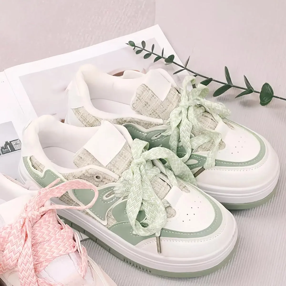 Heart Pattern Sneakers for Girls Fresh Spring Look Cute Y2K Walking Shoes Teens Comfy Footwear Sporty School Outfit Aesthetic