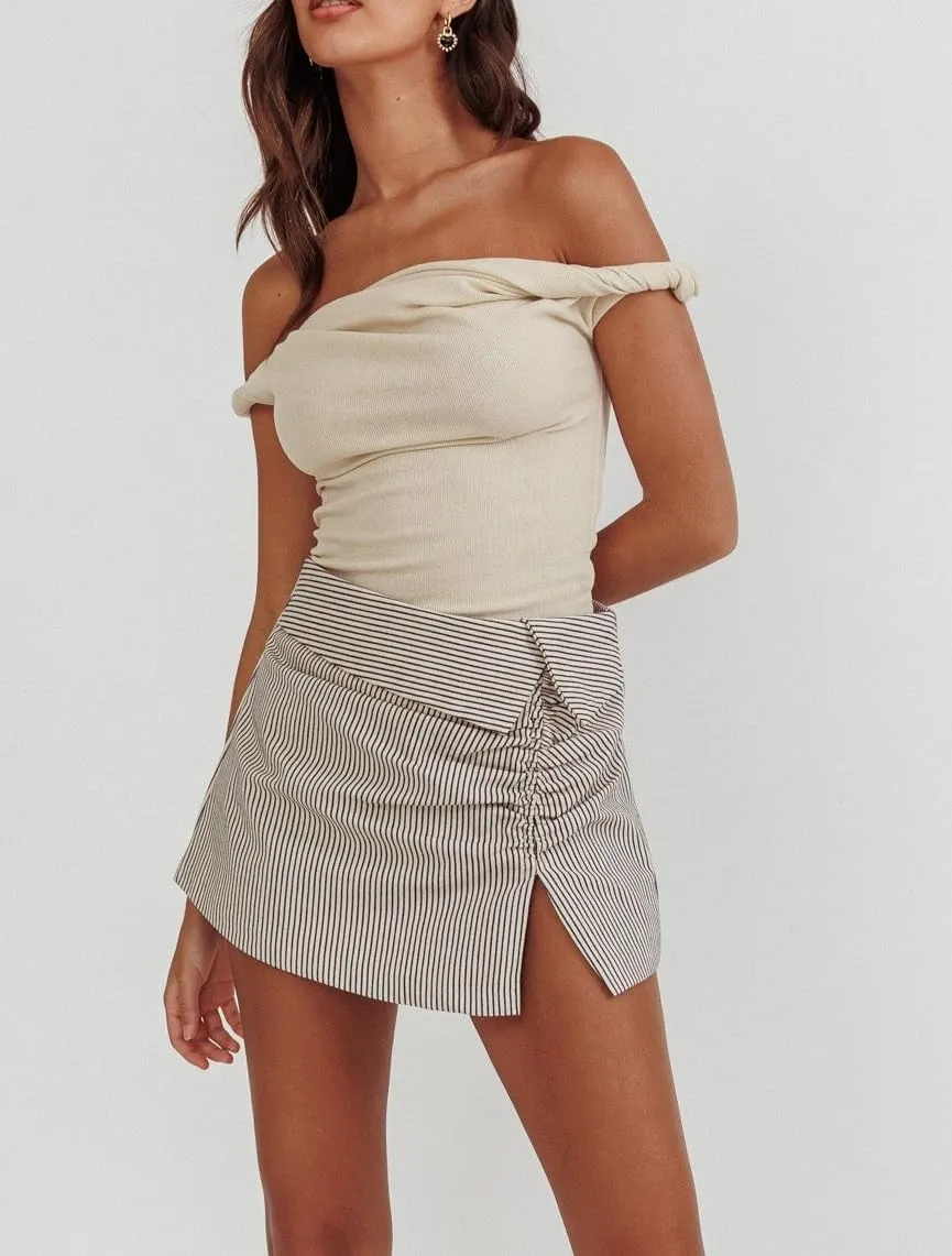 KMBANGI Women Off Shoulder Top Sleeveless Twist Strap Tank Tops Slim Fit Stretch Ruched Crop Top Going Out Y2k Bustier