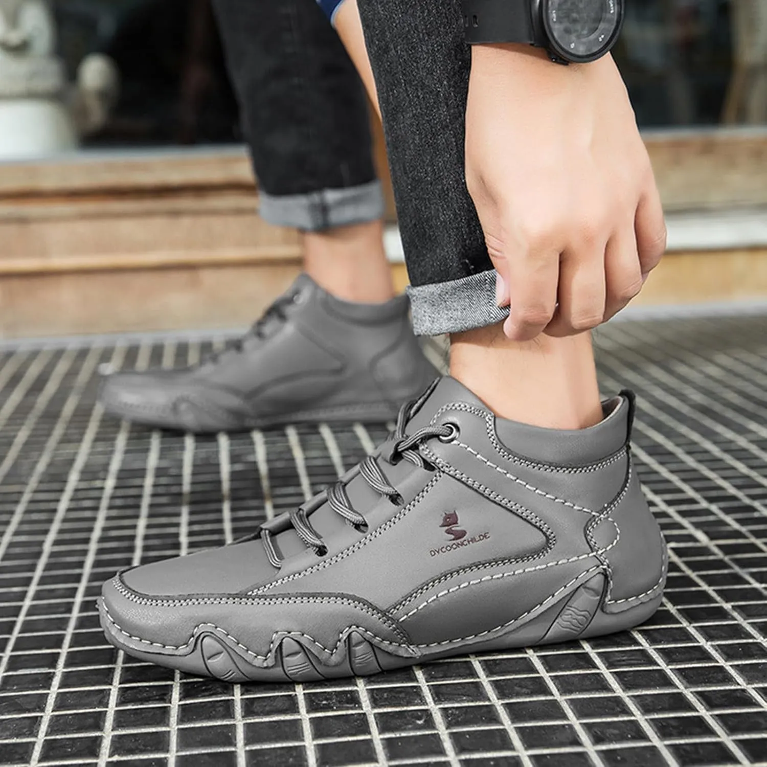 Mens Leather Hand Sewn Casual Chukka Ankle Boots Classic Round Toe Lace Up High Top Work Driving Sneakers Daily Lightweight Non-Slip Walking Shoes