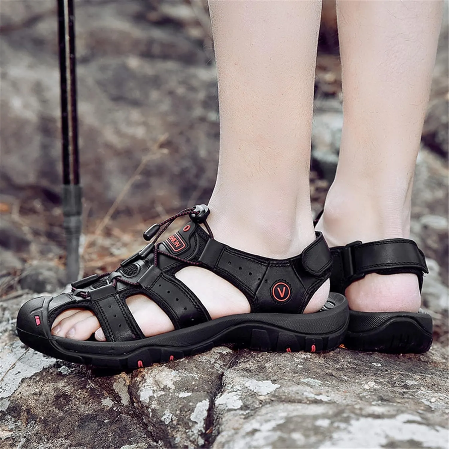 Men's sports sandals Outdoor hiking sandals Closed toe leather sports walking casual sandals Water shoes