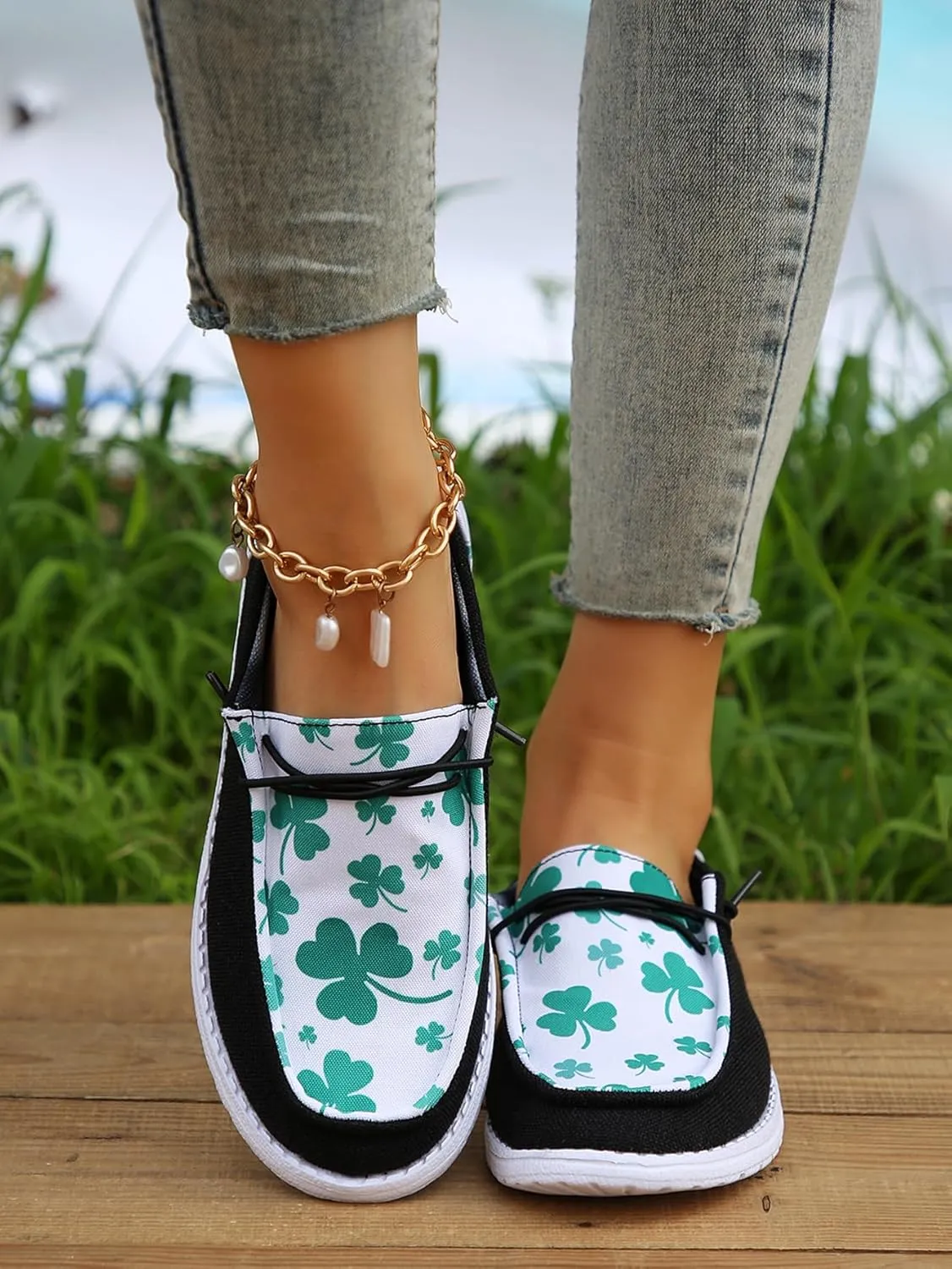 Women's Sunflower Print Canvas Casual Loafers Comfortable Light Weight Slip On Ultralight Sole Wide Boat Shoes Casual Lightweight Black Lace-Up Walking Flat Deck Shoes for Work and Traveling