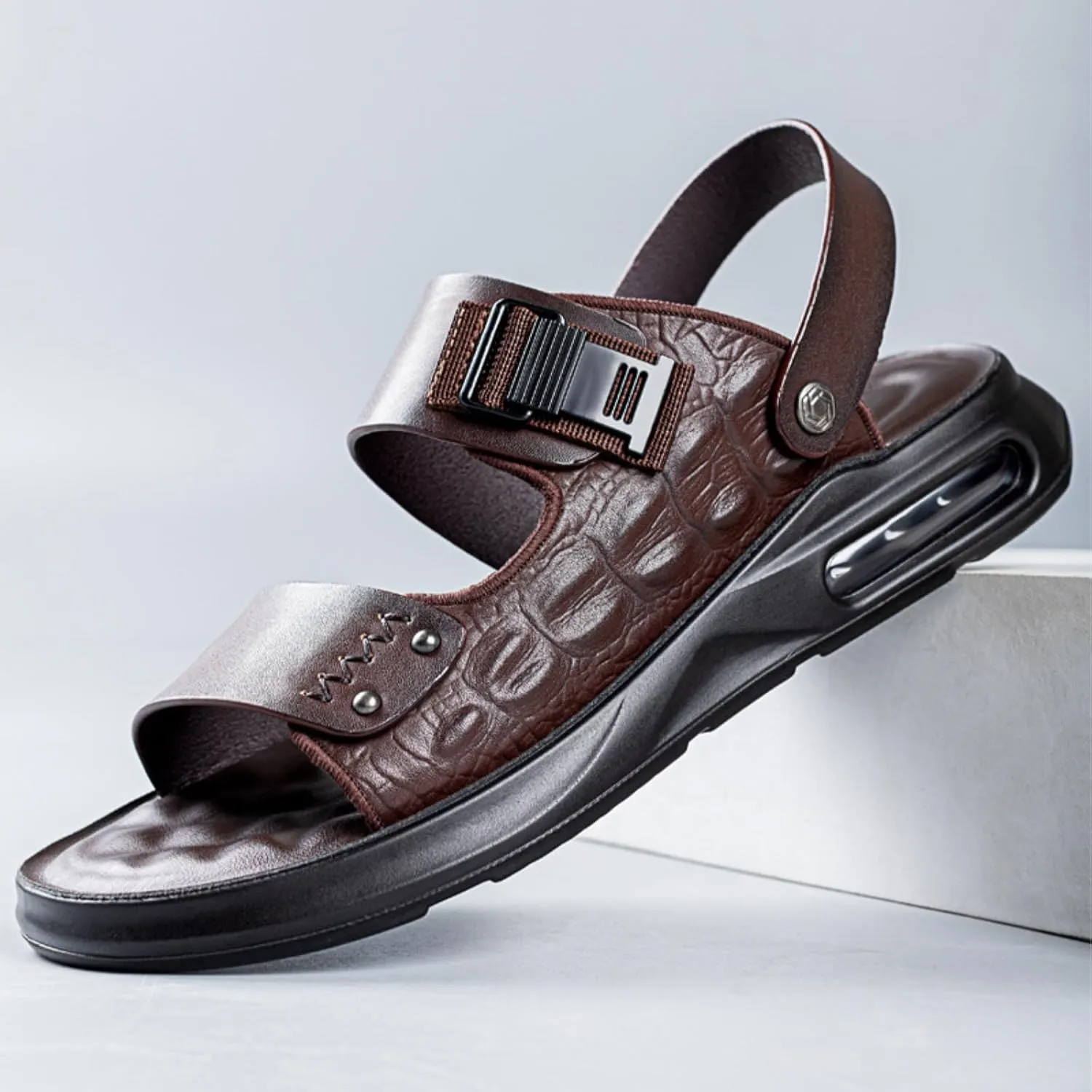 XOEKDMen's Crocodile Pattern Leather Air Cushion Soft Bottom Sandals Fashionable and Non-Slip Round Open Toe Adjustable Ankle Strap Beach Slippers Suitable Outdoor Hiking
