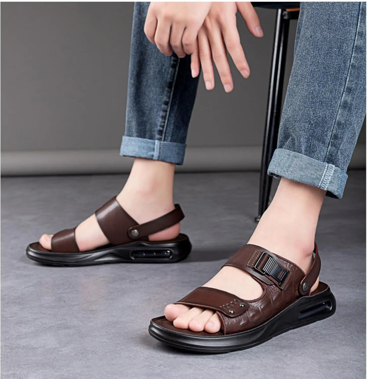 XOEKDMen's Crocodile Pattern Leather Air Cushion Soft Bottom Sandals Fashionable and Non-Slip Round Open Toe Adjustable Ankle Strap Beach Slippers Suitable Outdoor Hiking